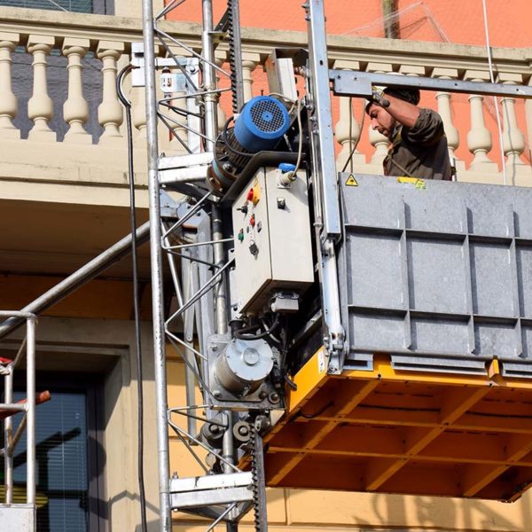 Montacarichi monofase da cantiere a Bologna