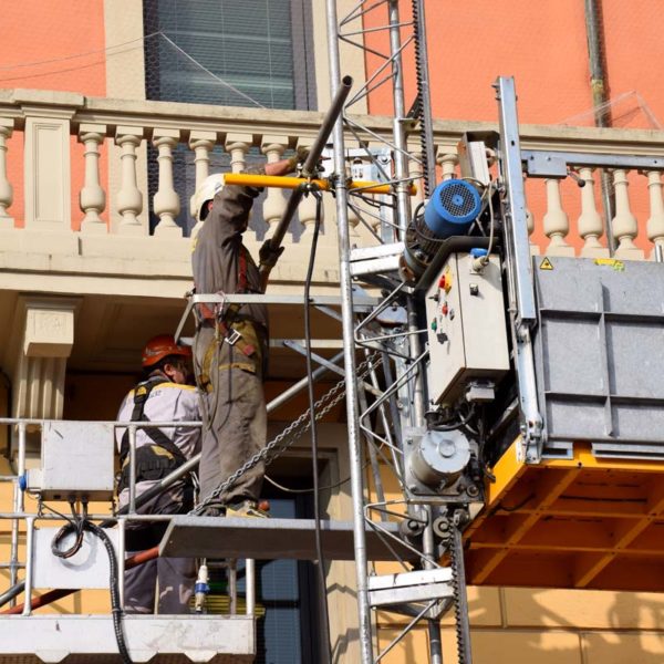 Montacarichi monofase da cantiere a Bologna